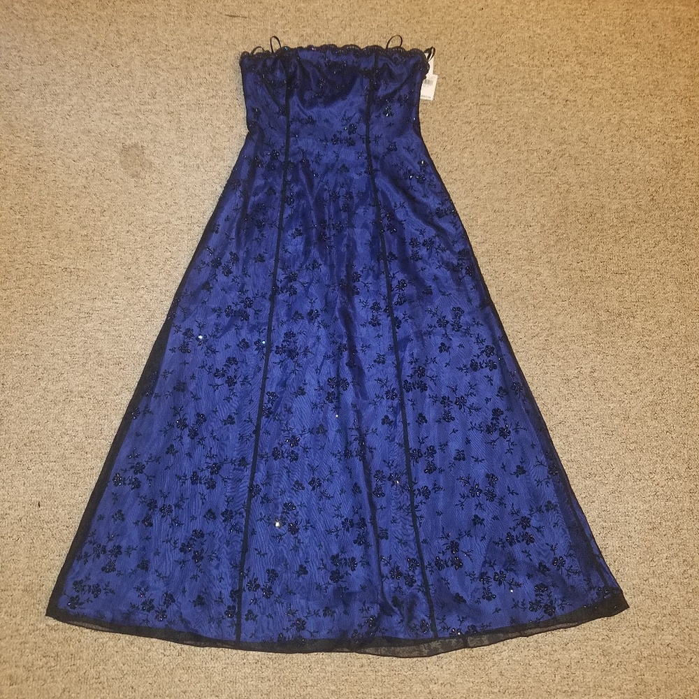 Full Length Dress, Strapless w Beading Detail
